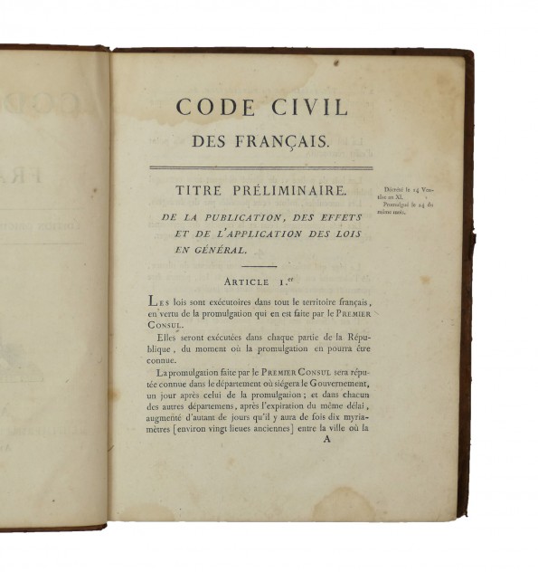Le Code Civil Original Code civil des français. Édition originale et seule officielle.