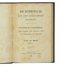 Die Heidenmauer auf dem Odilienberg im Elsass.