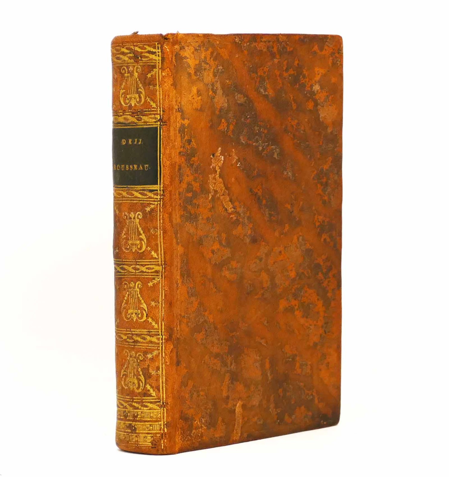 De J.J. Rousseau, considéré comme l'un des premiers auteurs de la Révolution. 